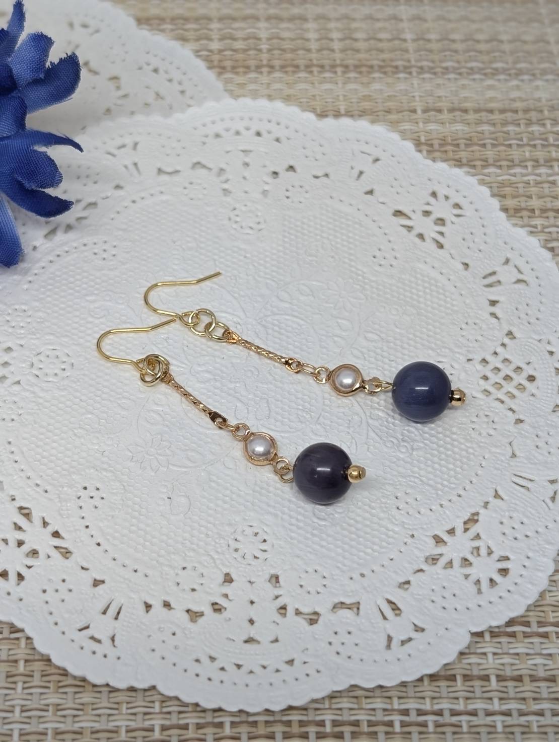 キャッツアイストーン風ガラズビーズピアス